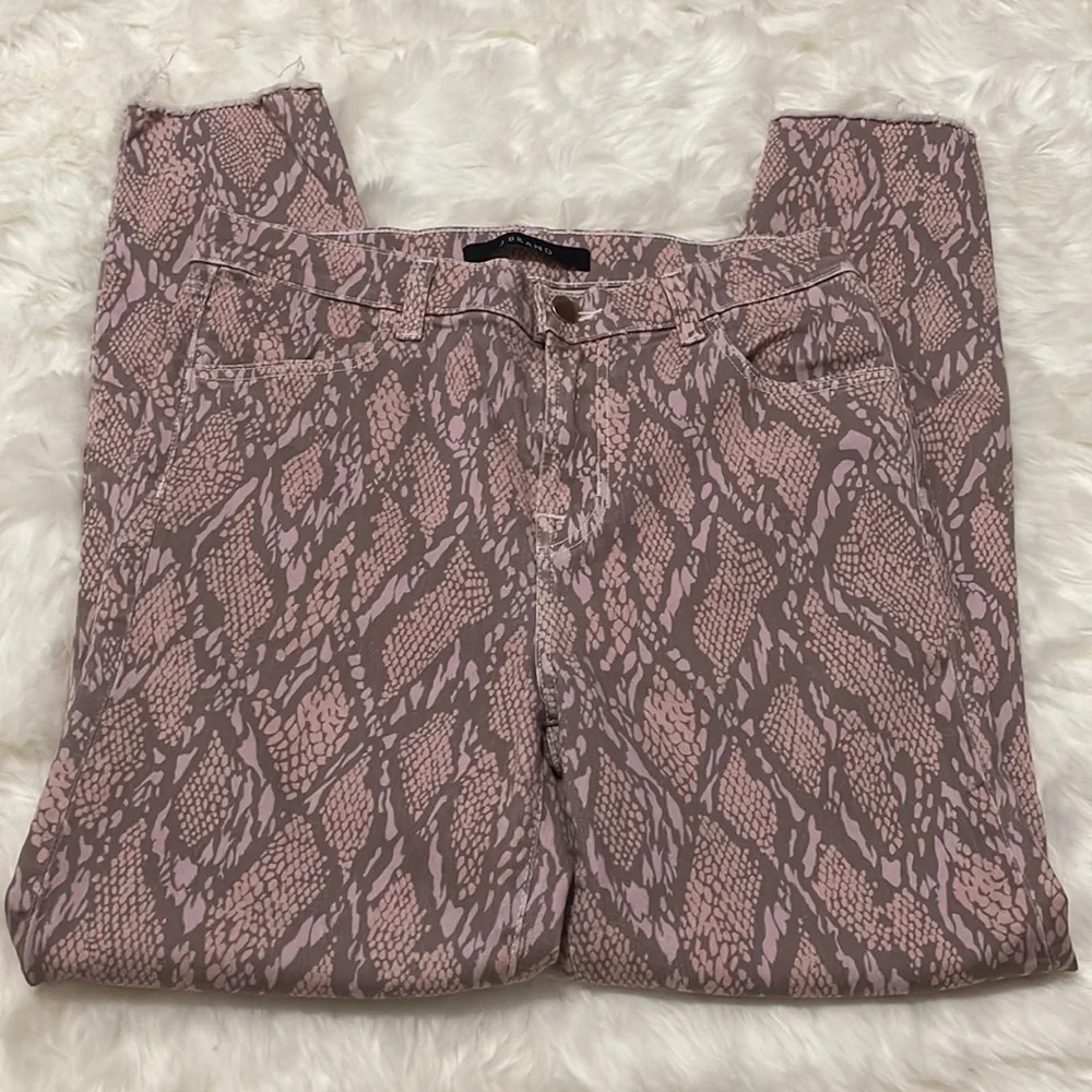 J Brand Alana‎ High Rise Crop Skinny Jeans in Adder